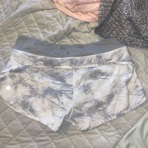 LULU LEMON shorts
